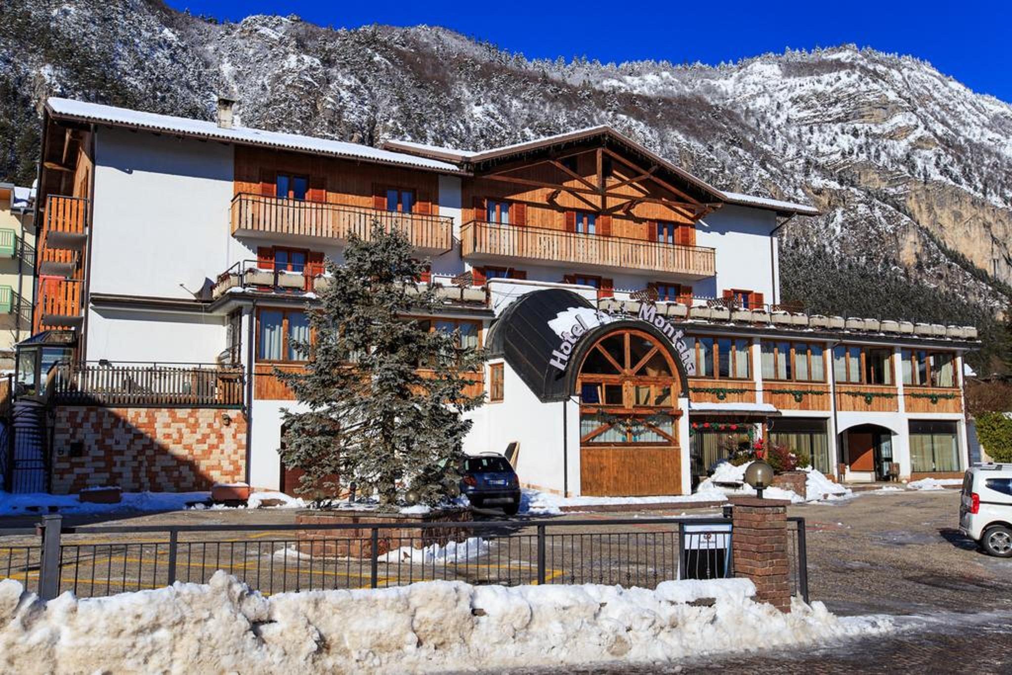 Hotel & Residence Montana Fai della Paganella Bagian luar foto