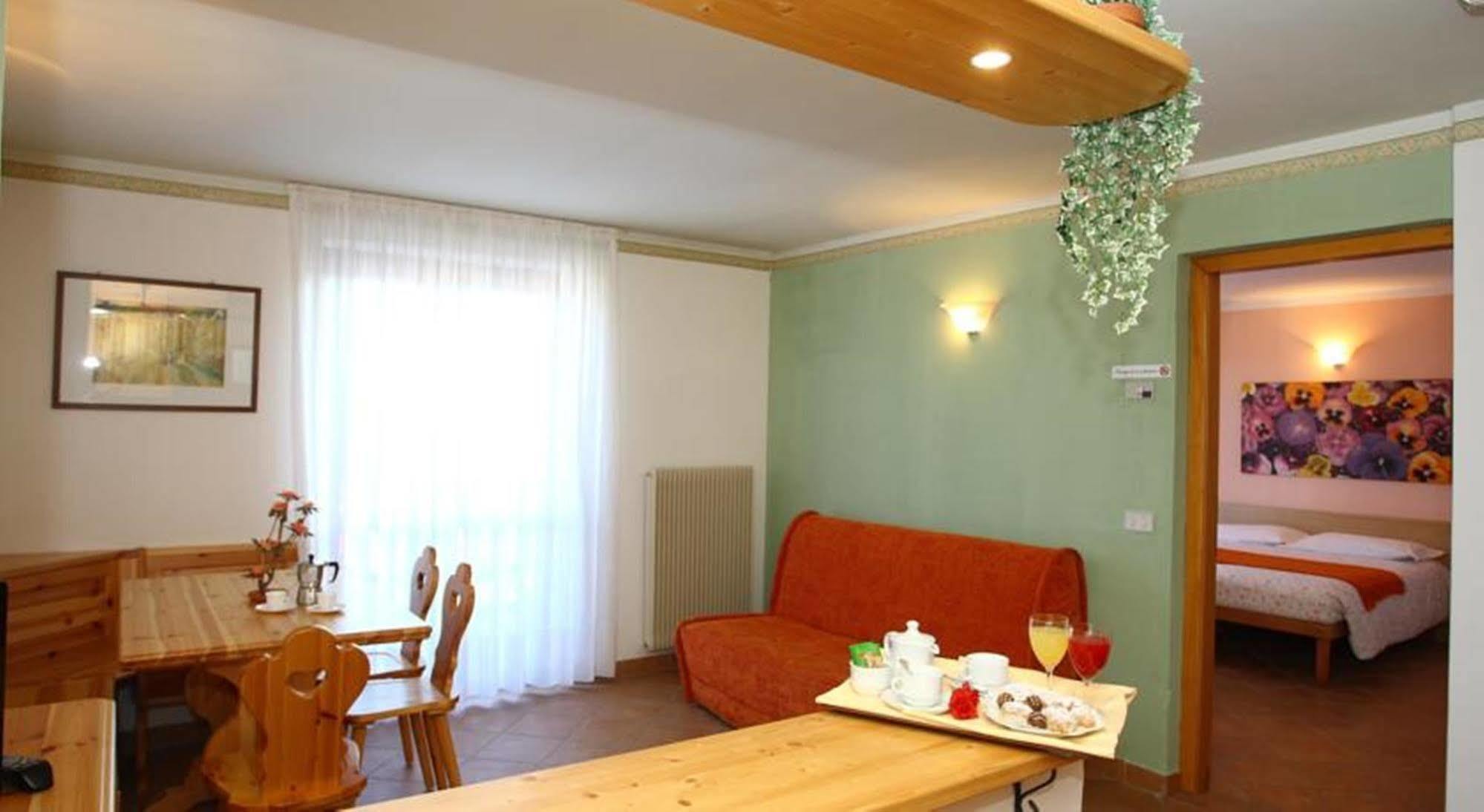 Hotel & Residence Montana Fai della Paganella Bagian luar foto