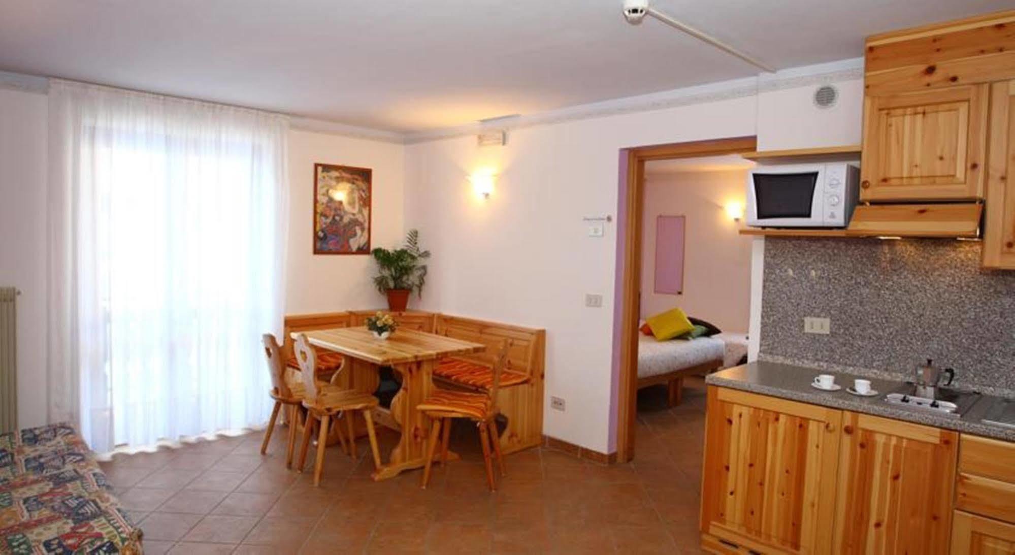Hotel & Residence Montana Fai della Paganella Bagian luar foto